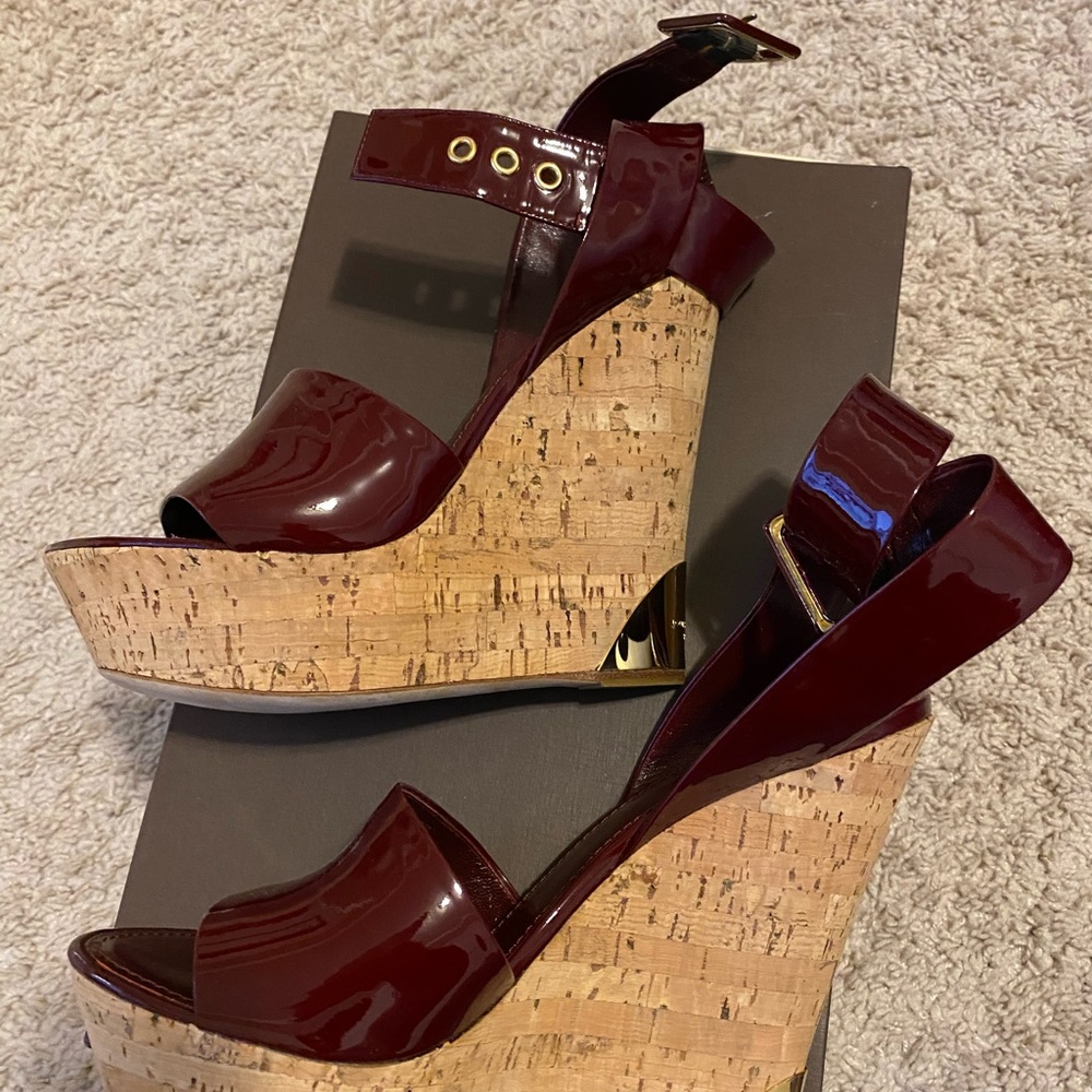 New LV sandal